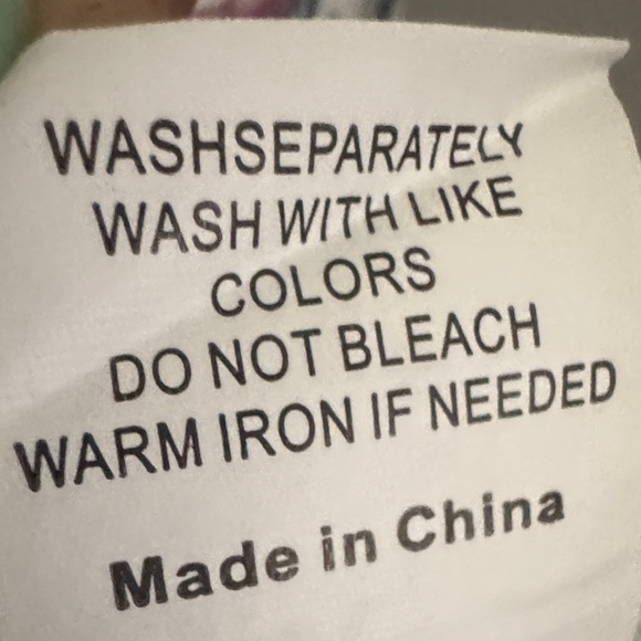 Women’s White Floral Scoop Neck Top with Buttons - Picture 6 of 6